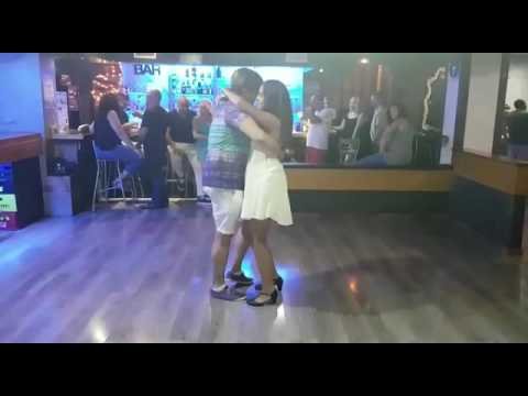 20160827 Calse de bachata sensual con Cris